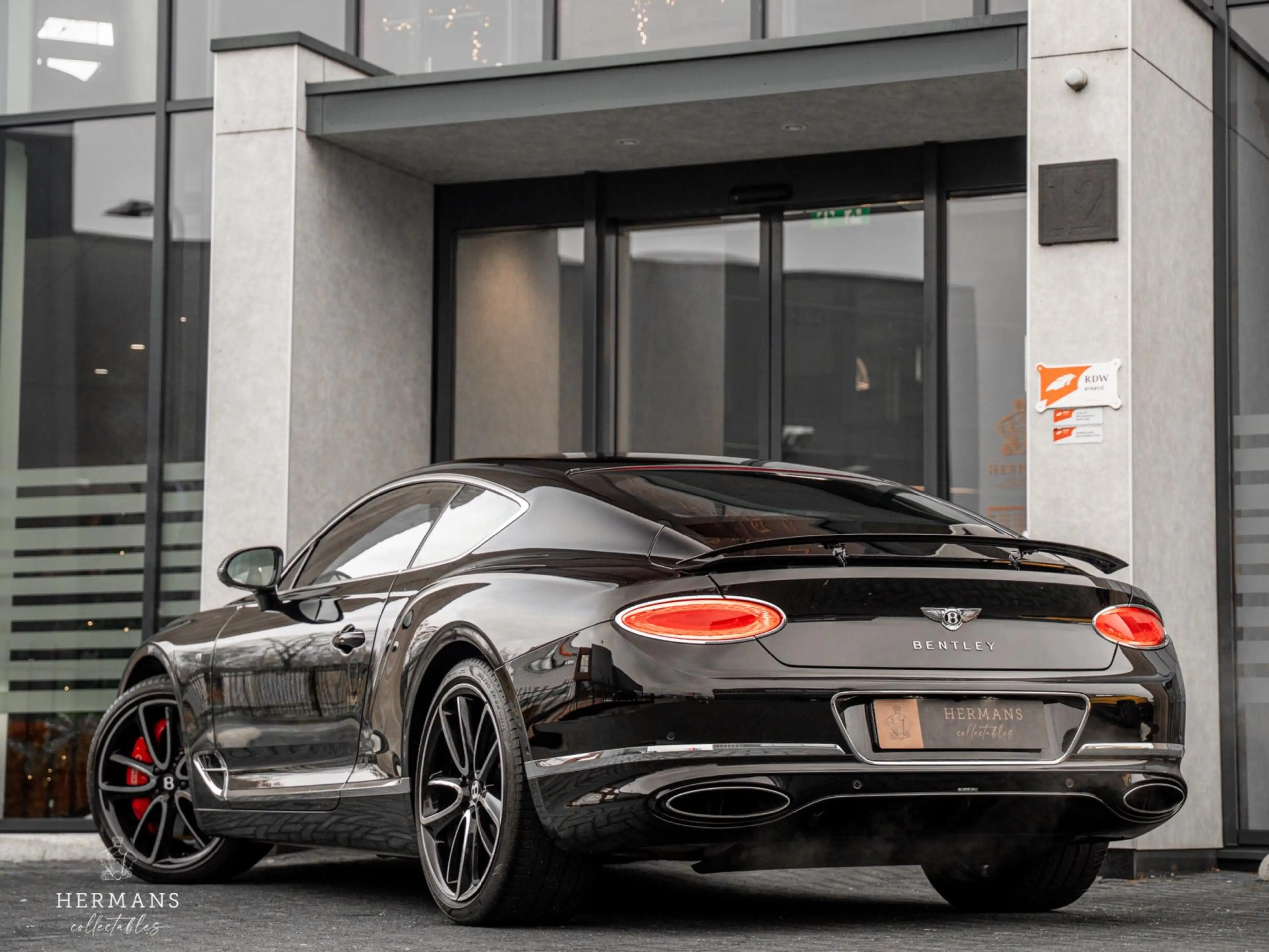 Bentley Continental GT 6.0 W12 First Edition / Rotating / Dealer / B&O — photo 13