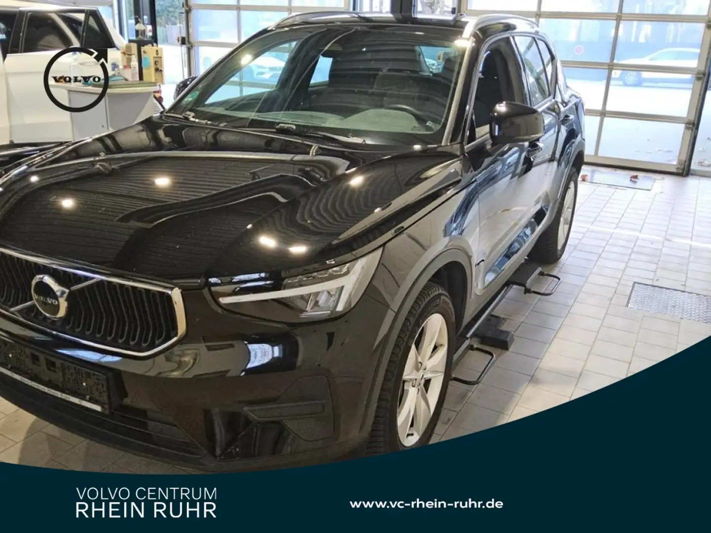 Volvo XC40 B3 Core+RFK+NAVI+DAB+LM18+MET+KLIMA+FAP+ Schwarz - 1