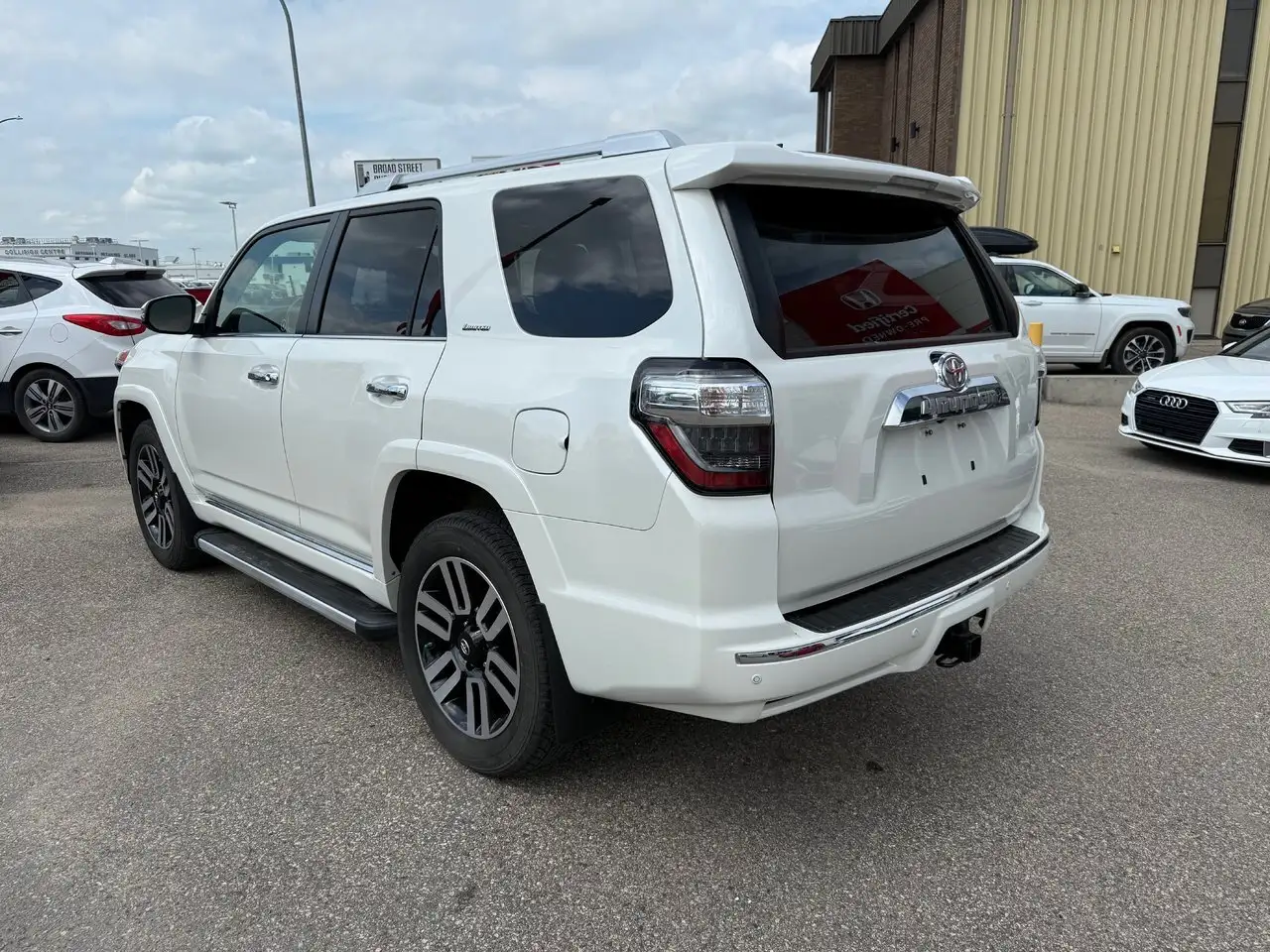 Toyota 4-Runner снимка Toyota 4-Runner