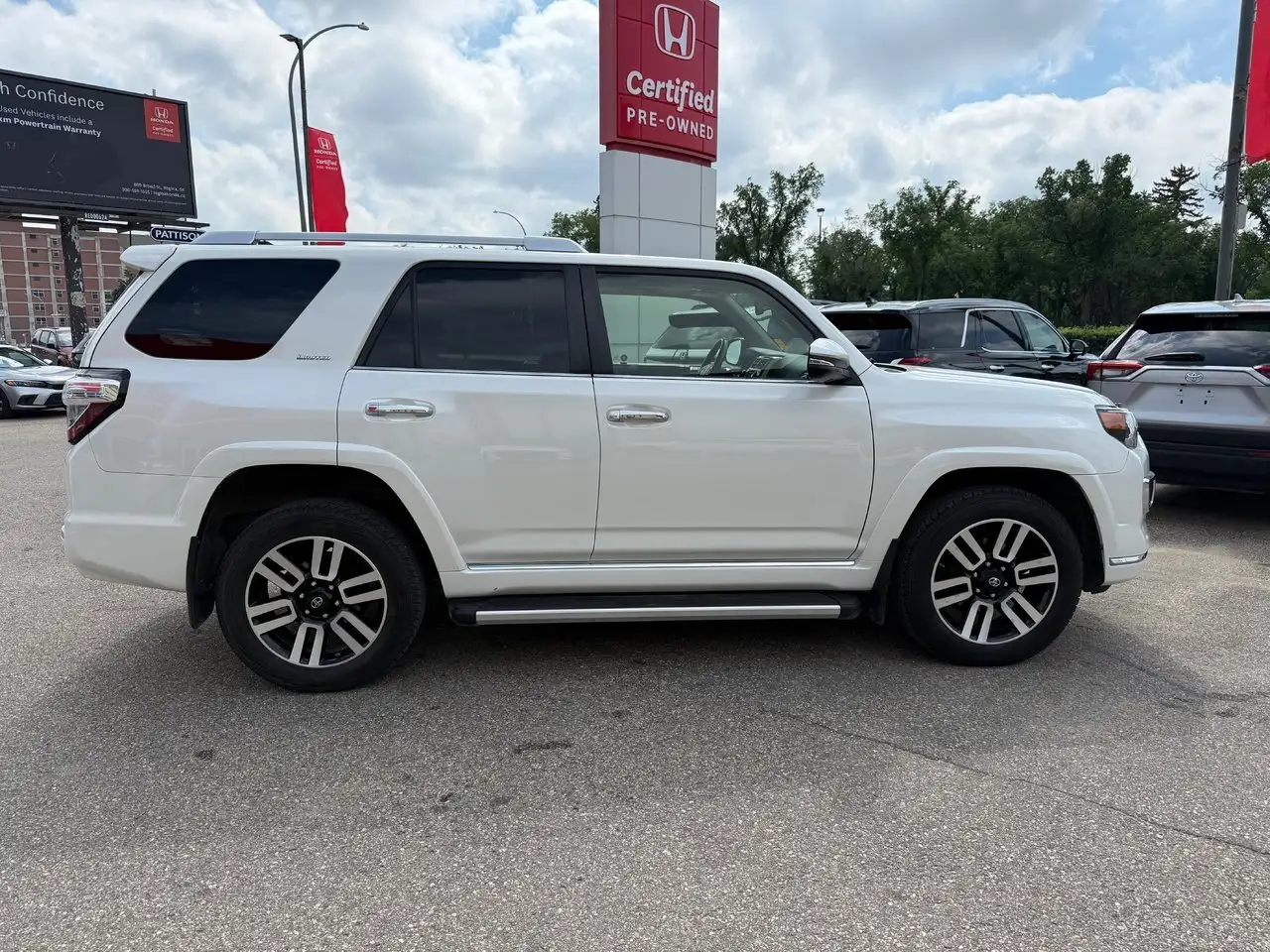 Toyota 4-Runner снимка Toyota 4-Runner