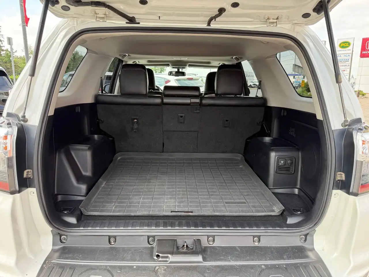 Toyota 4-Runner снимка Toyota 4-Runner
