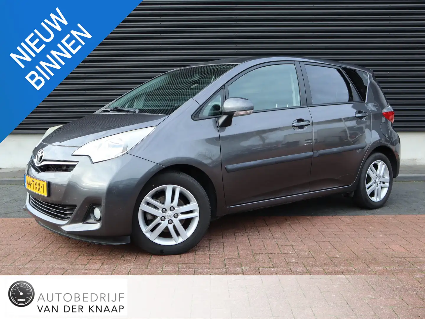 Toyota Verso-S 1.3 VVT-i Dynamic | Dealer onderhouden | 1ste eige Gris - 1
