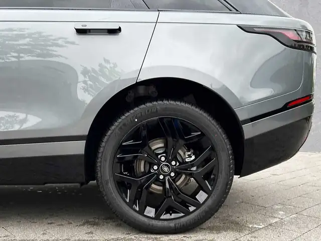 Land Rover Range Rover Velar view 9