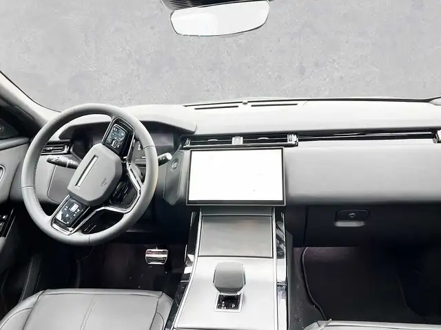 Land Rover Range Rover Velar view 4