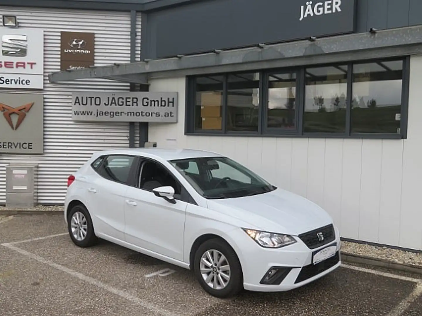 SEAT Ibiza 1,6 TDI Klima NAVI Lederlenkrad Nebelscheinwerfer Weiß - 1