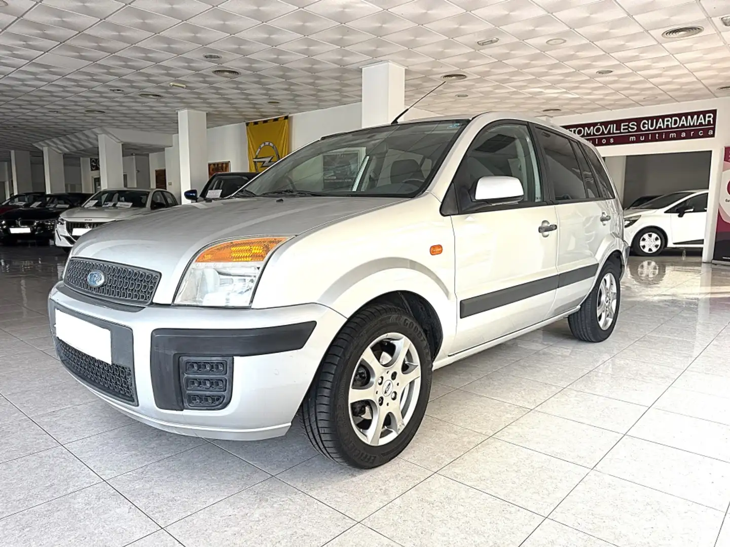 Ford Fusion 1.4TDCi Ambiente Plateado - 1