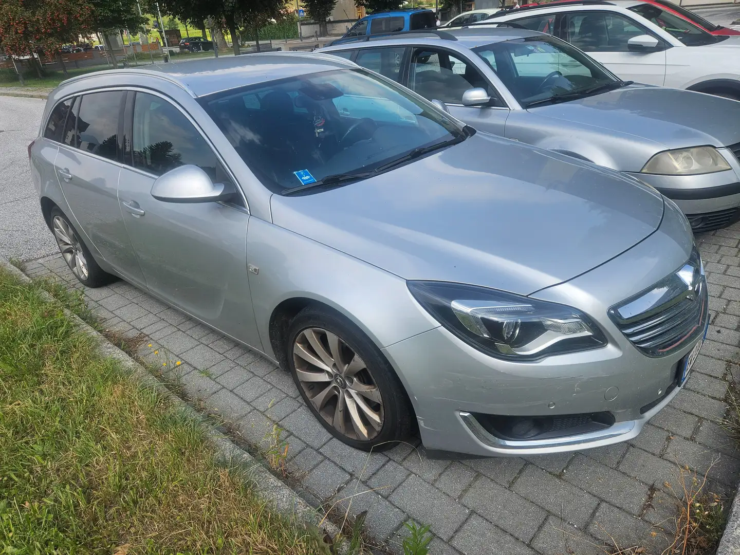 Opel Insignia 2,0CDTI COSMO START&STOP SPORT EURO5B Gris - 1