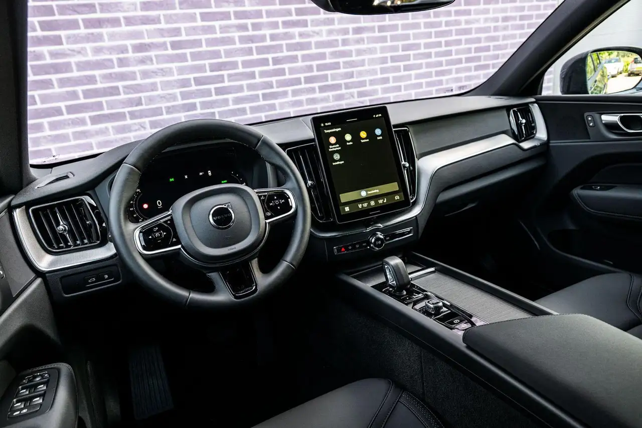 Volvo XC60 2026 — фото 10