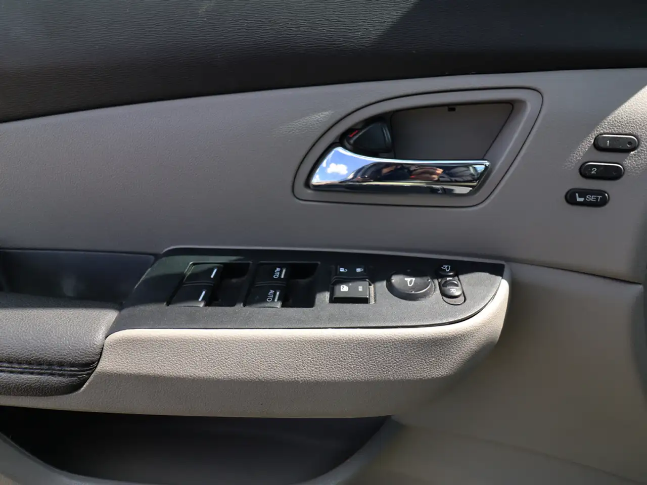 Honda Odyssey снимка Honda Odyssey