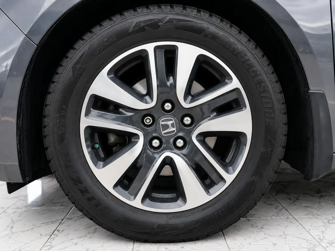 Honda Odyssey снимка Honda Odyssey