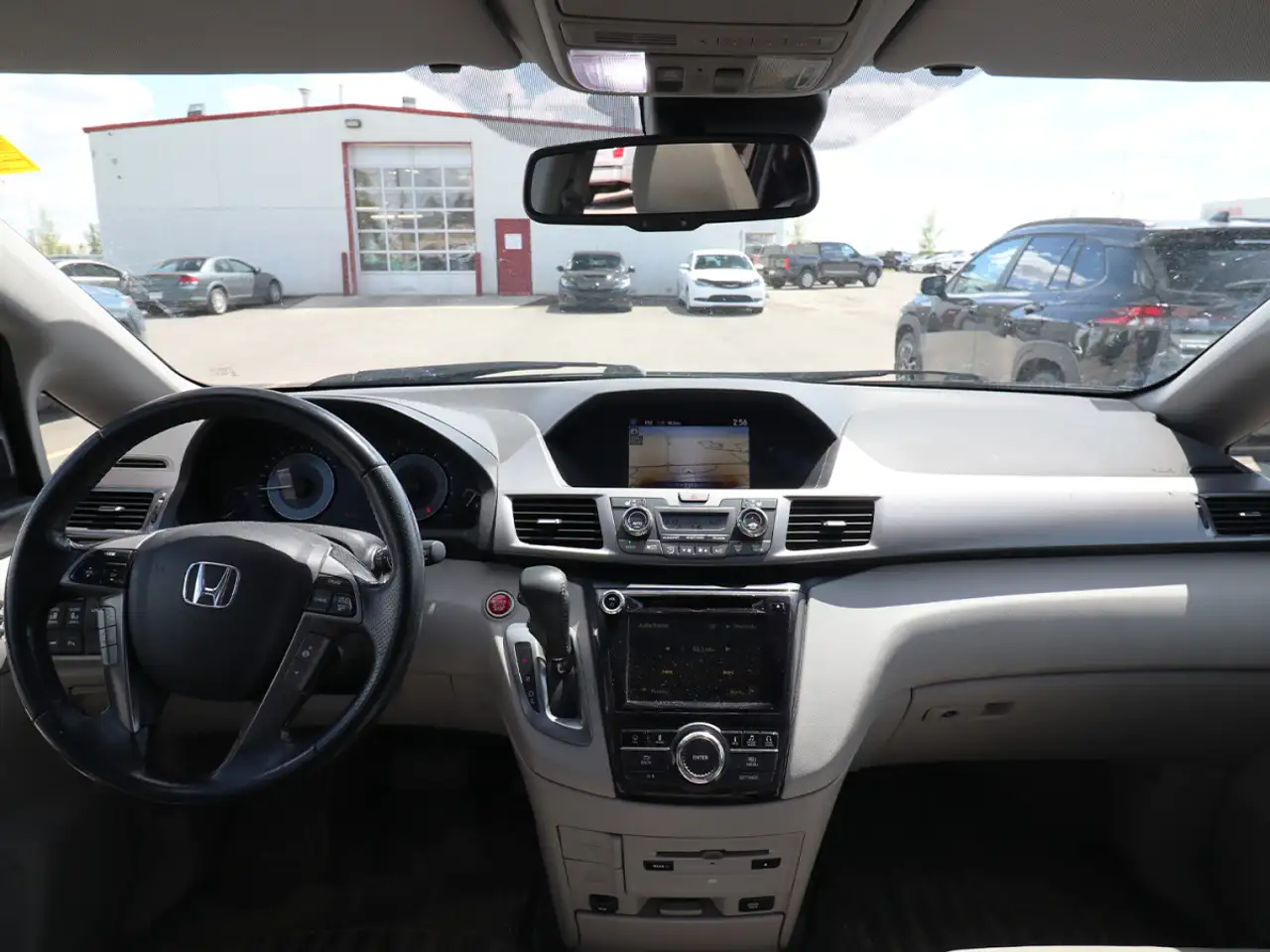 Honda Odyssey снимка Honda Odyssey