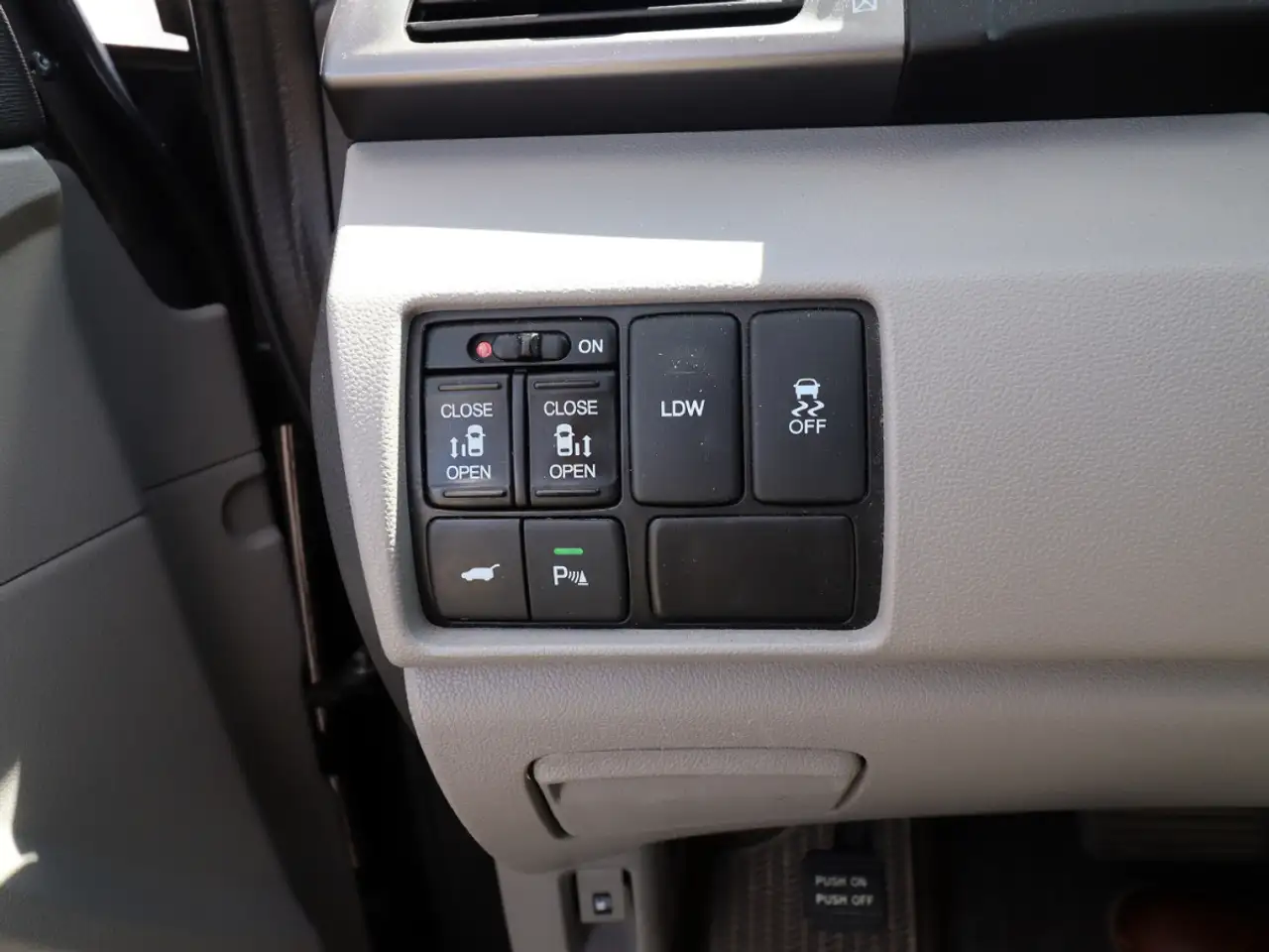 Honda Odyssey снимка Honda Odyssey
