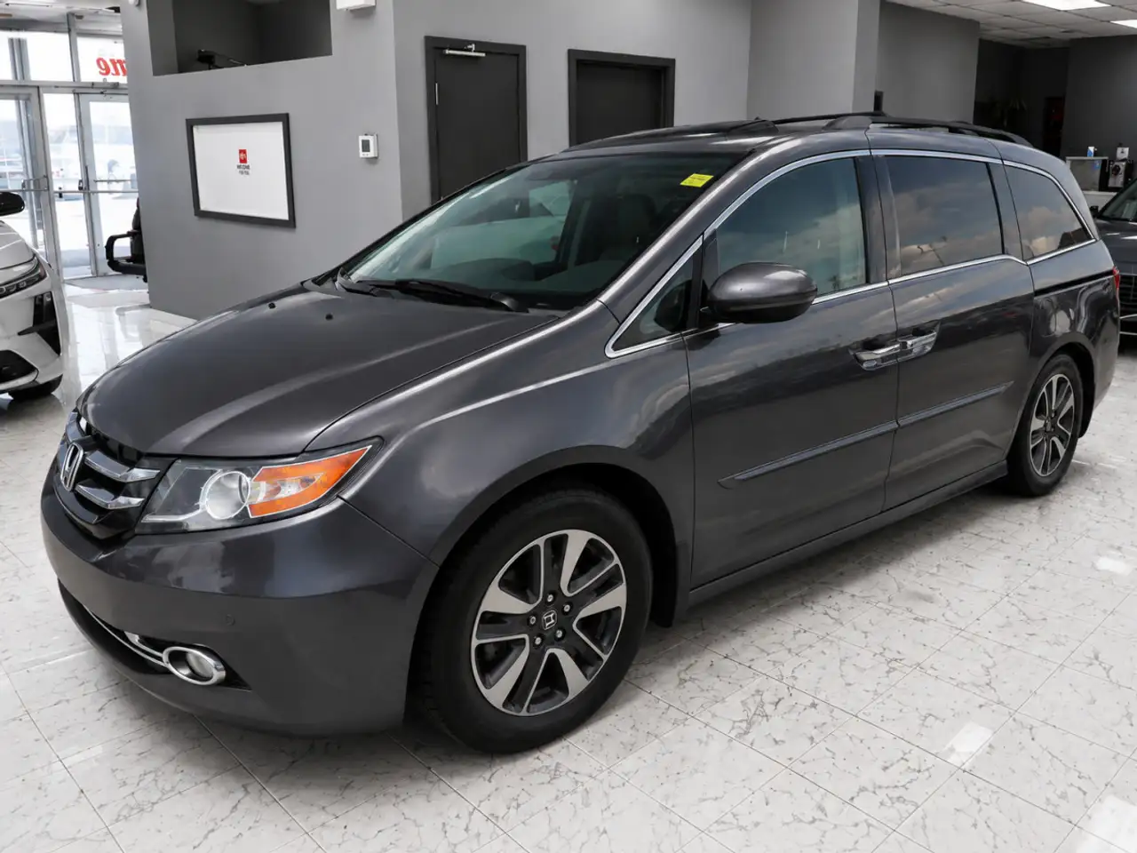 Honda Odyssey снимка Honda Odyssey