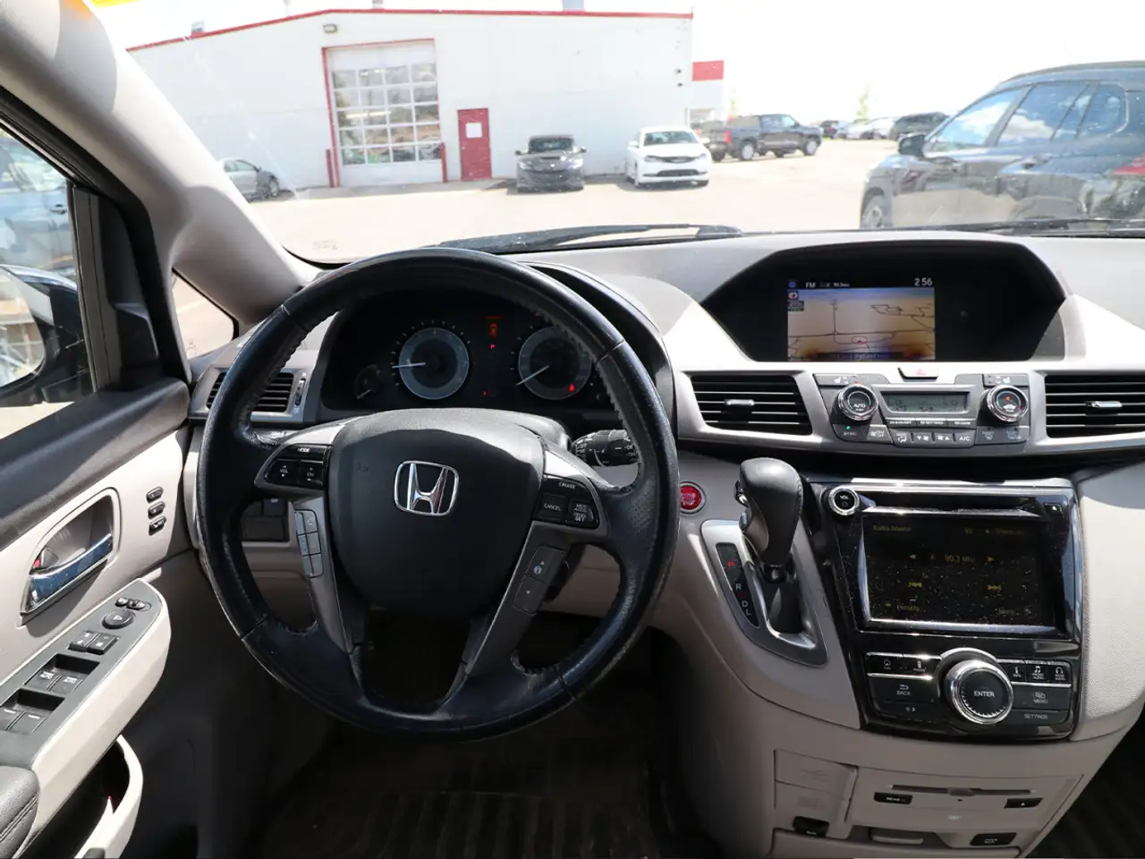 Honda Odyssey снимка Honda Odyssey