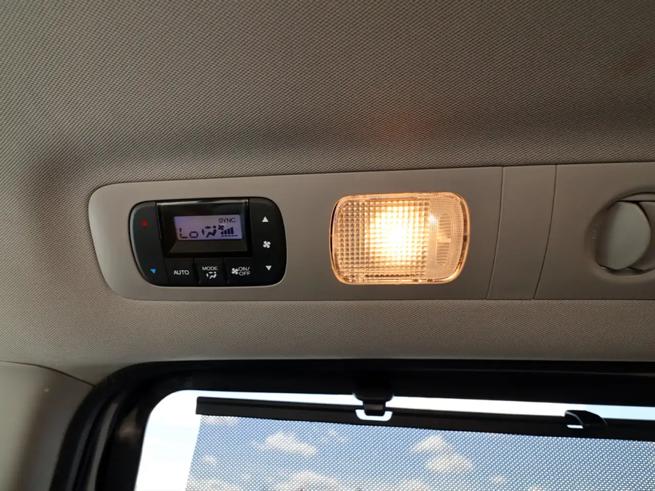 Honda Odyssey снимка Honda Odyssey
