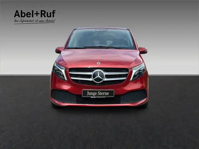 Mercedes-Benz V 300 view 2