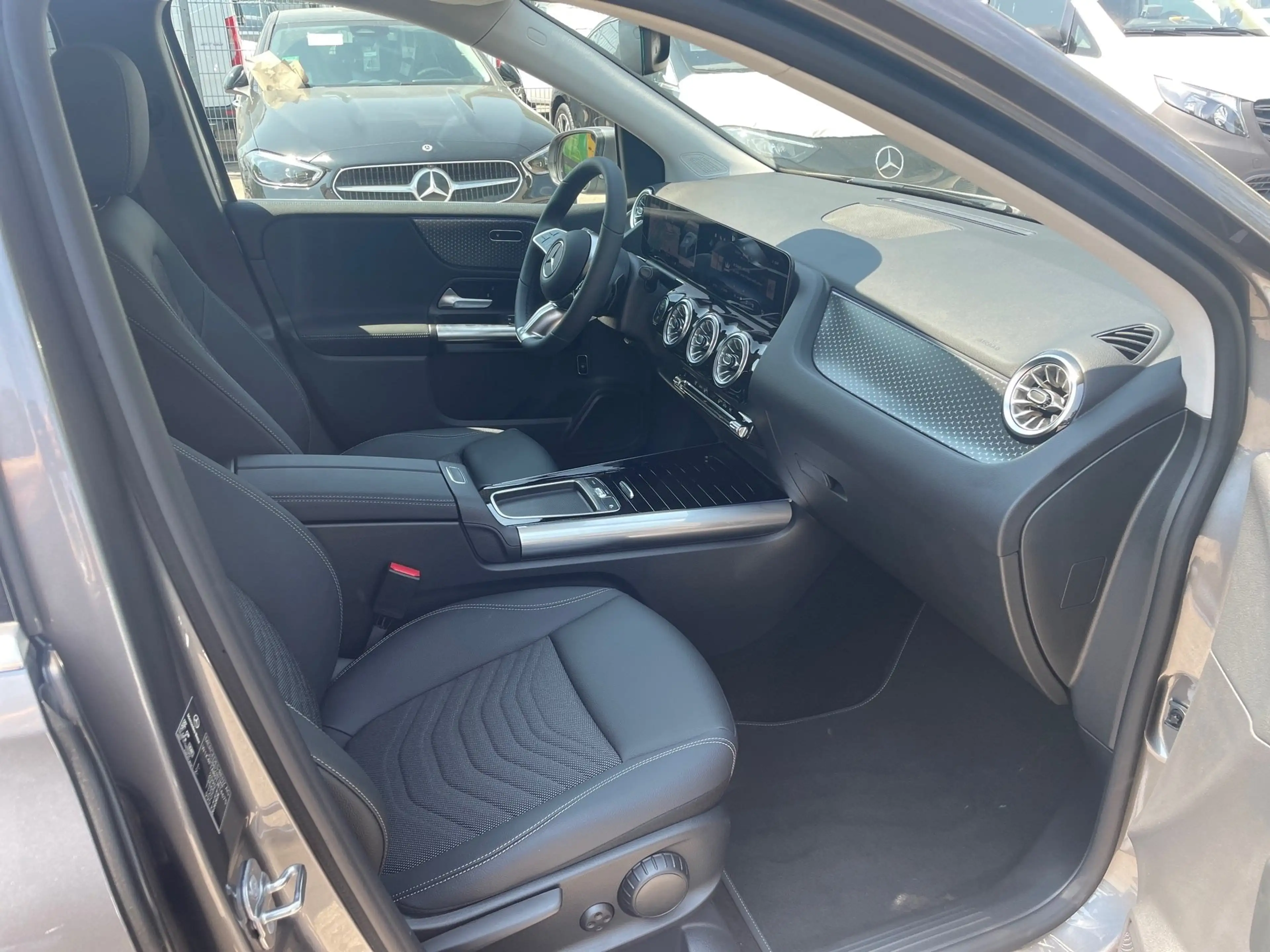 Mercedes-Benz B 180 d Rückfahrkamera,Klimaautomatik,Navi — photo 12
