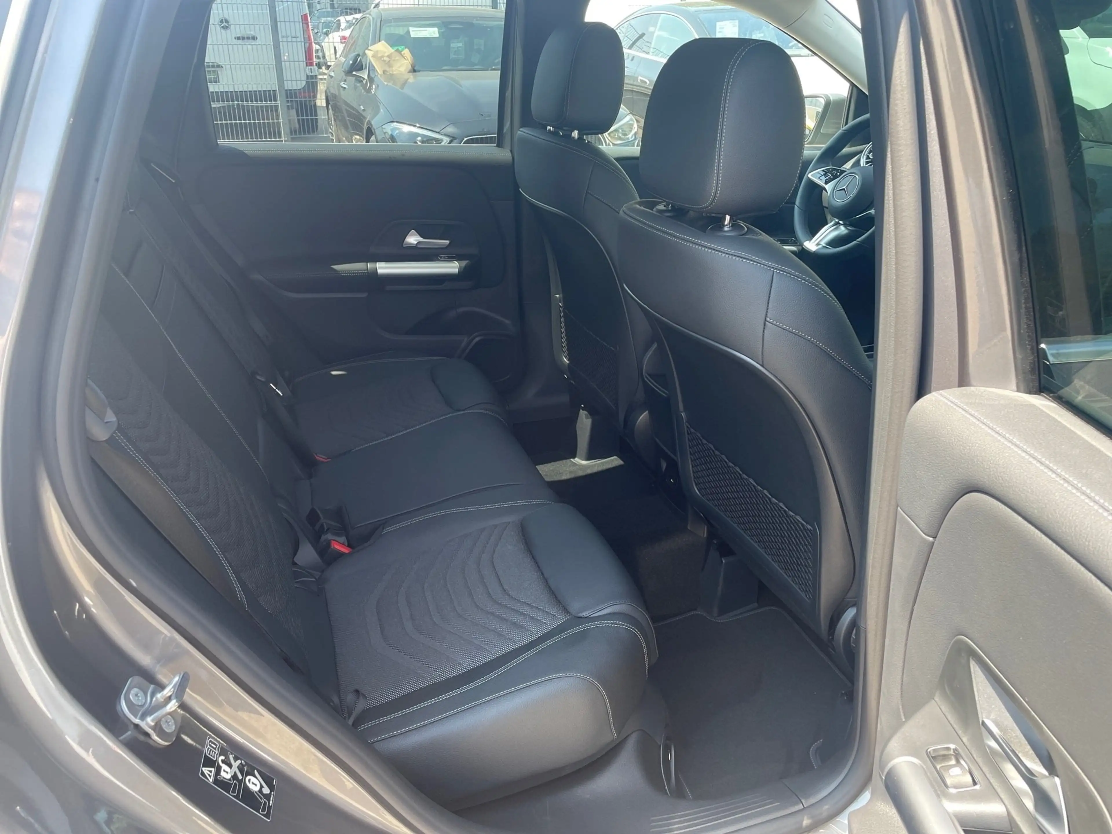 Mercedes-Benz B 180 d Rückfahrkamera,Klimaautomatik,Navi — photo 11