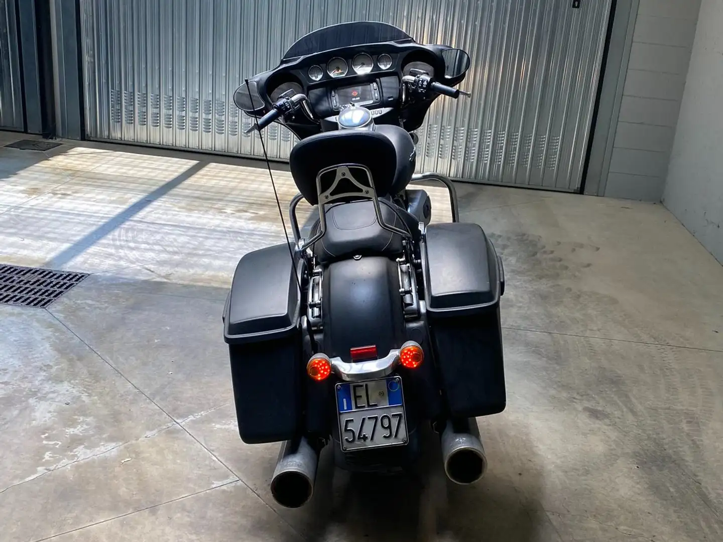 Harley-Davidson Street Glide Harley‑Davidson Street Glide 107 Černá - 2