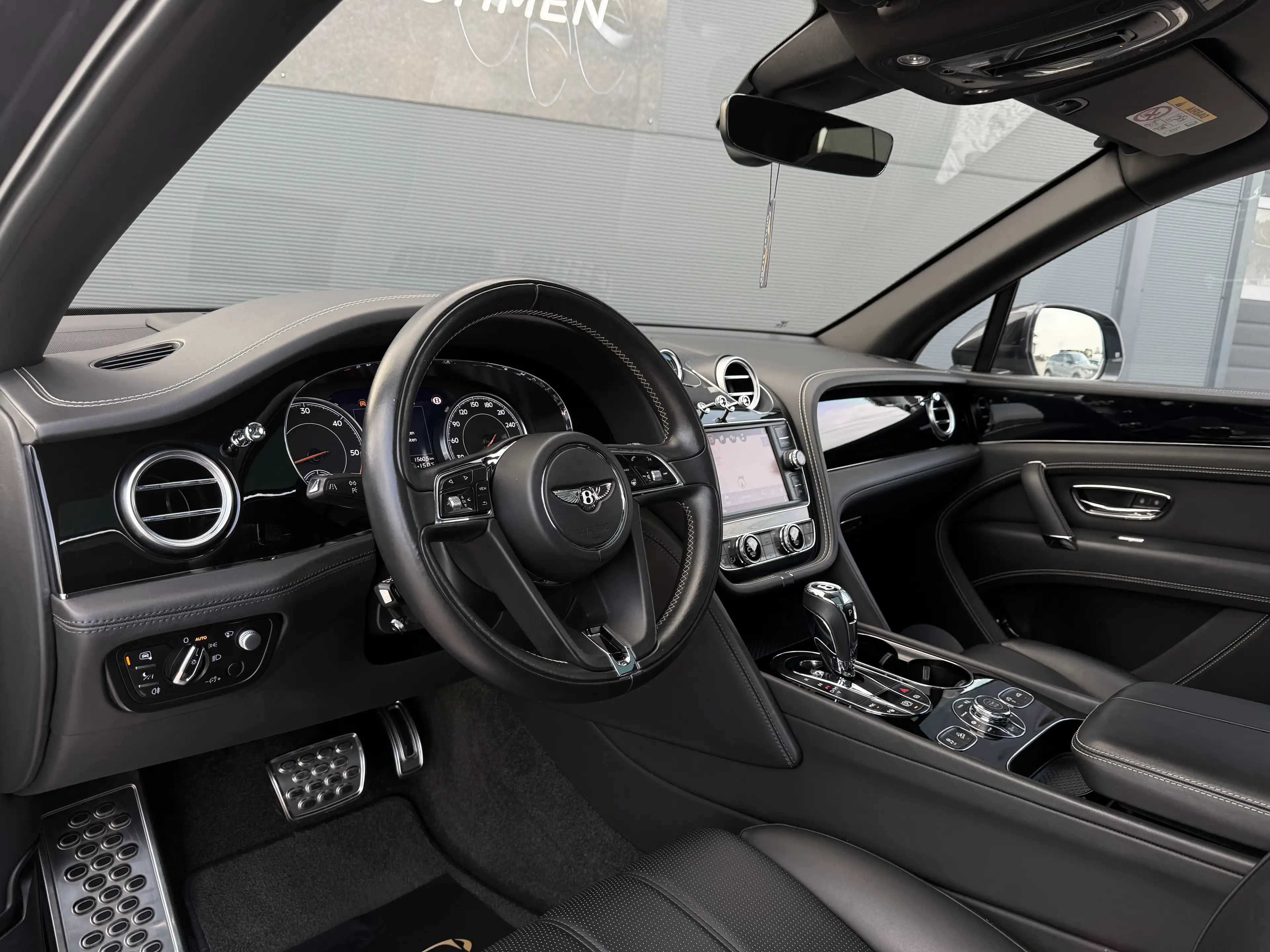 Bentley Bentayga Diesel V8*Night-Vision*7Sitzer*Luft*Garantie*22'' — photo 9