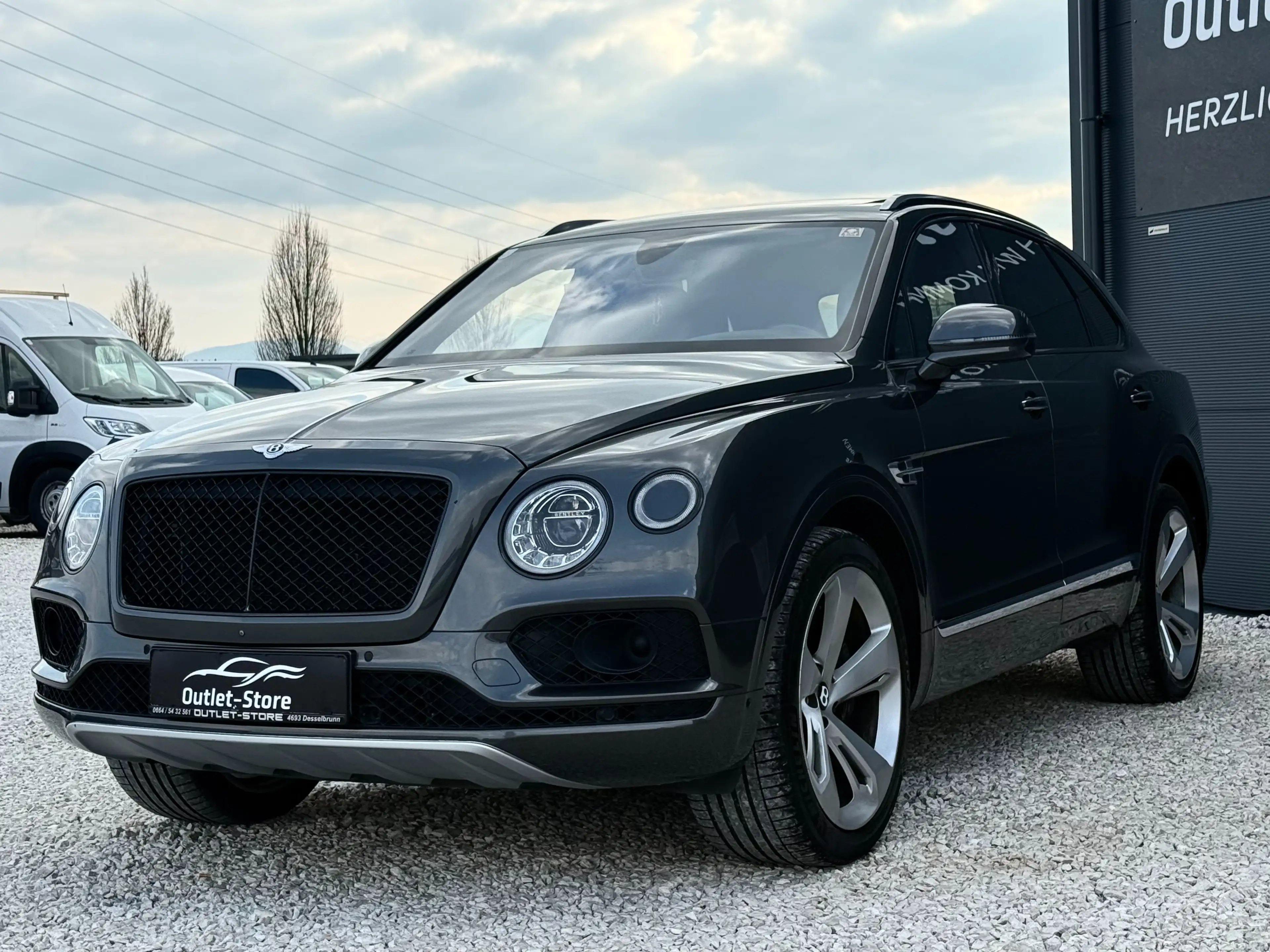 Bentley Bentayga Diesel V8*Night-Vision*7Sitzer*Luft*Garantie*22'' — photo 4