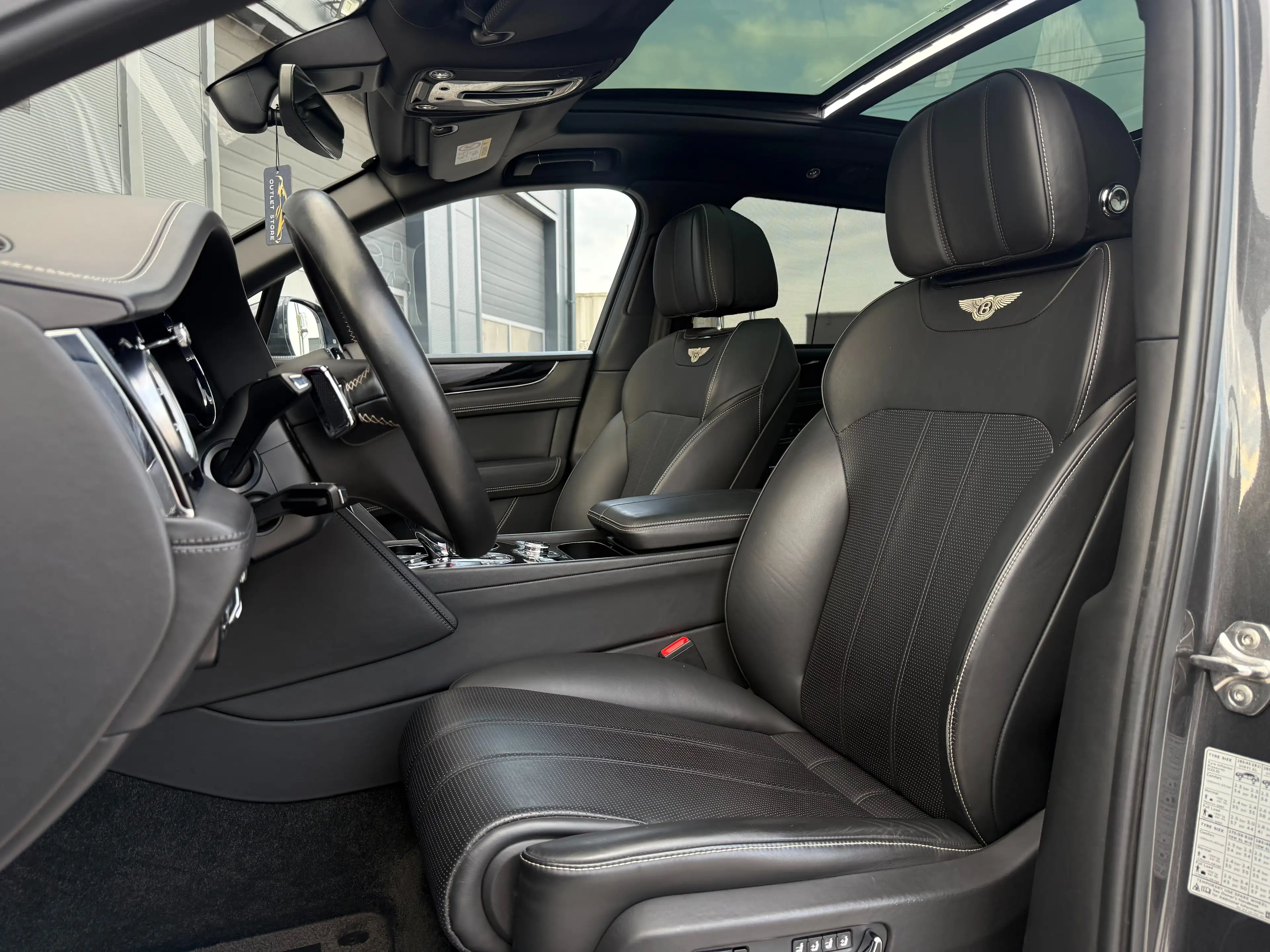 Bentley Bentayga Diesel V8*Night-Vision*7Sitzer*Luft*Garantie*22'' — photo 10