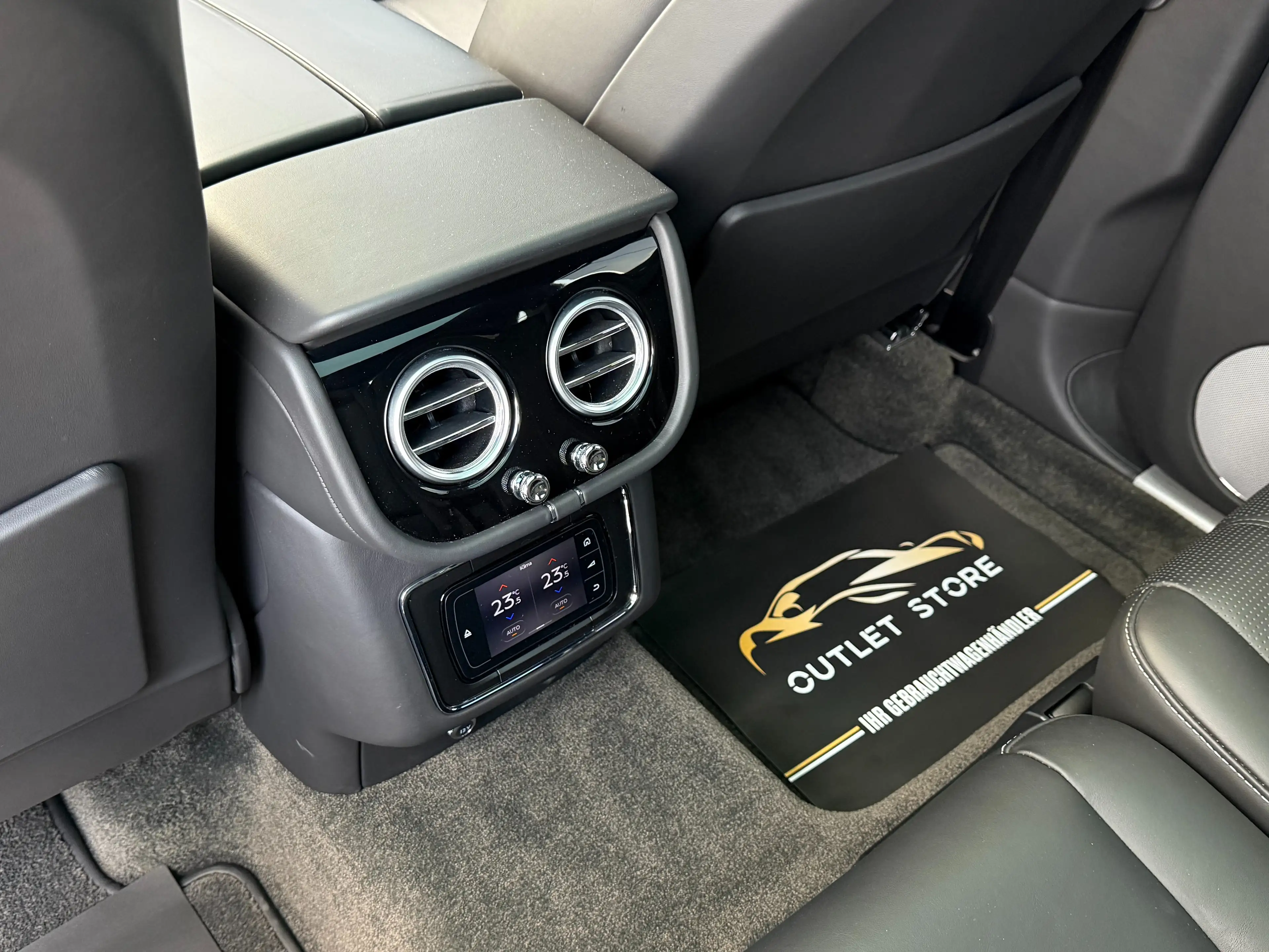 Bentley Bentayga Diesel V8*Night-Vision*7Sitzer*Luft*Garantie*22'' — photo 15