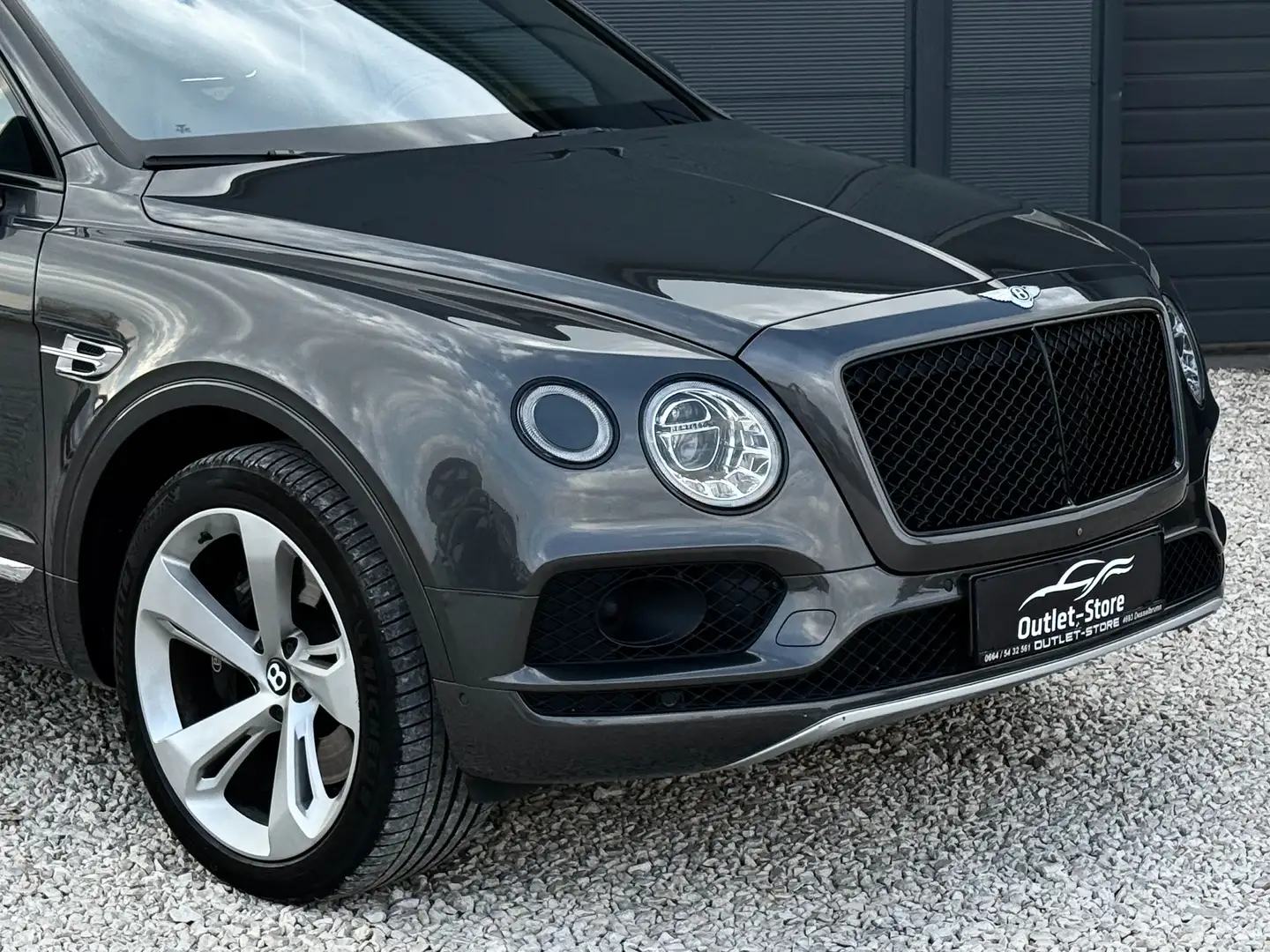 Bentley Bentayga Diesel V8*Night-Vision*7Sitzer*Luft*Garantie*22'' Grau - 2