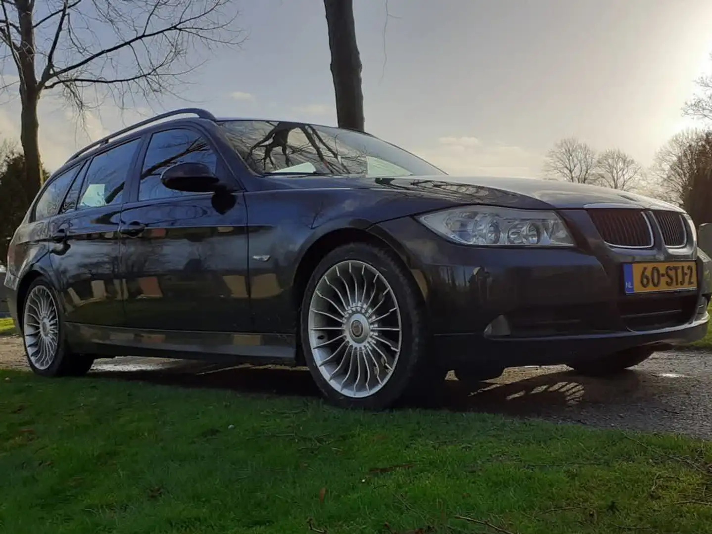 BMW 320 330 320d Business Line Zwart - 1