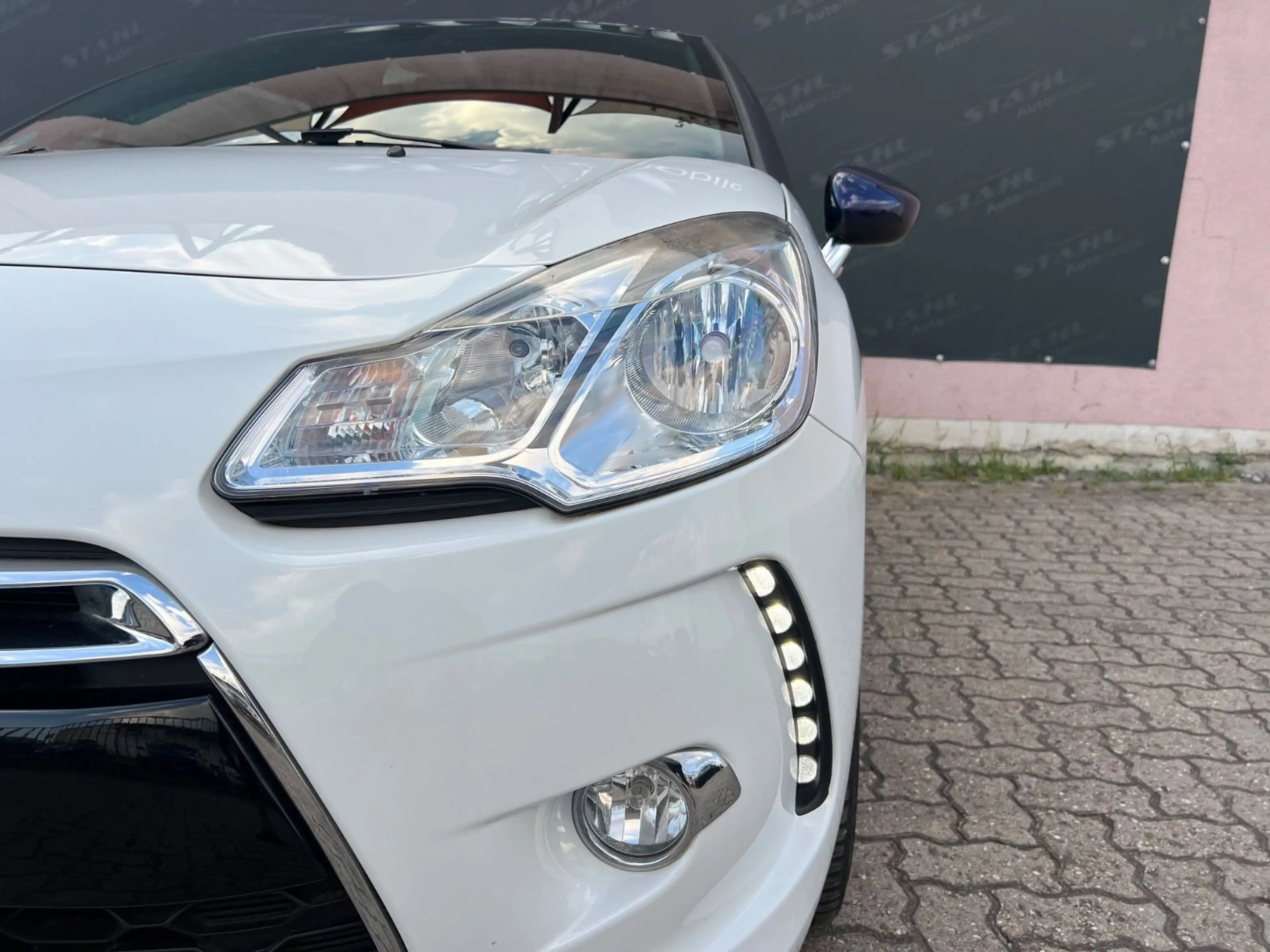 DS Automobiles DS 3 SportChic THP 155*42TKM*LED*NAVI*SHZ*PDC*Top — photo 3