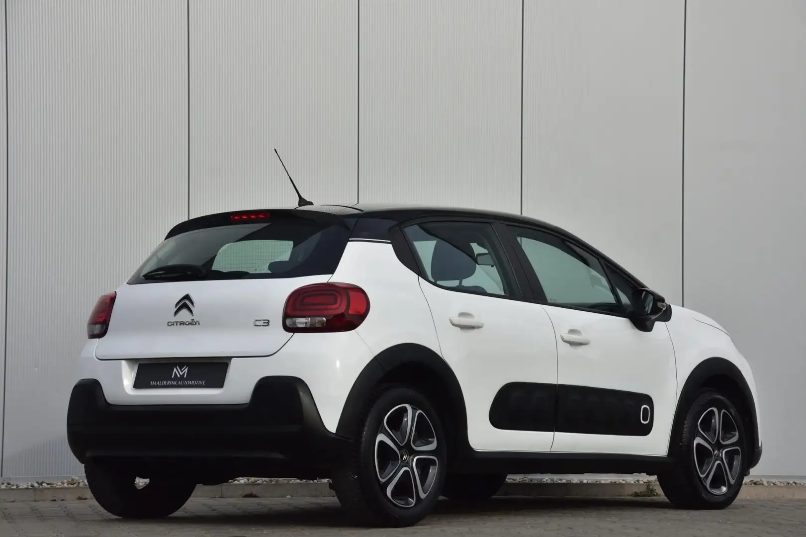 Citroen C3 1.2 PureTech S&S Shine Automaat, Led, Airco, Bluet Wit - 2