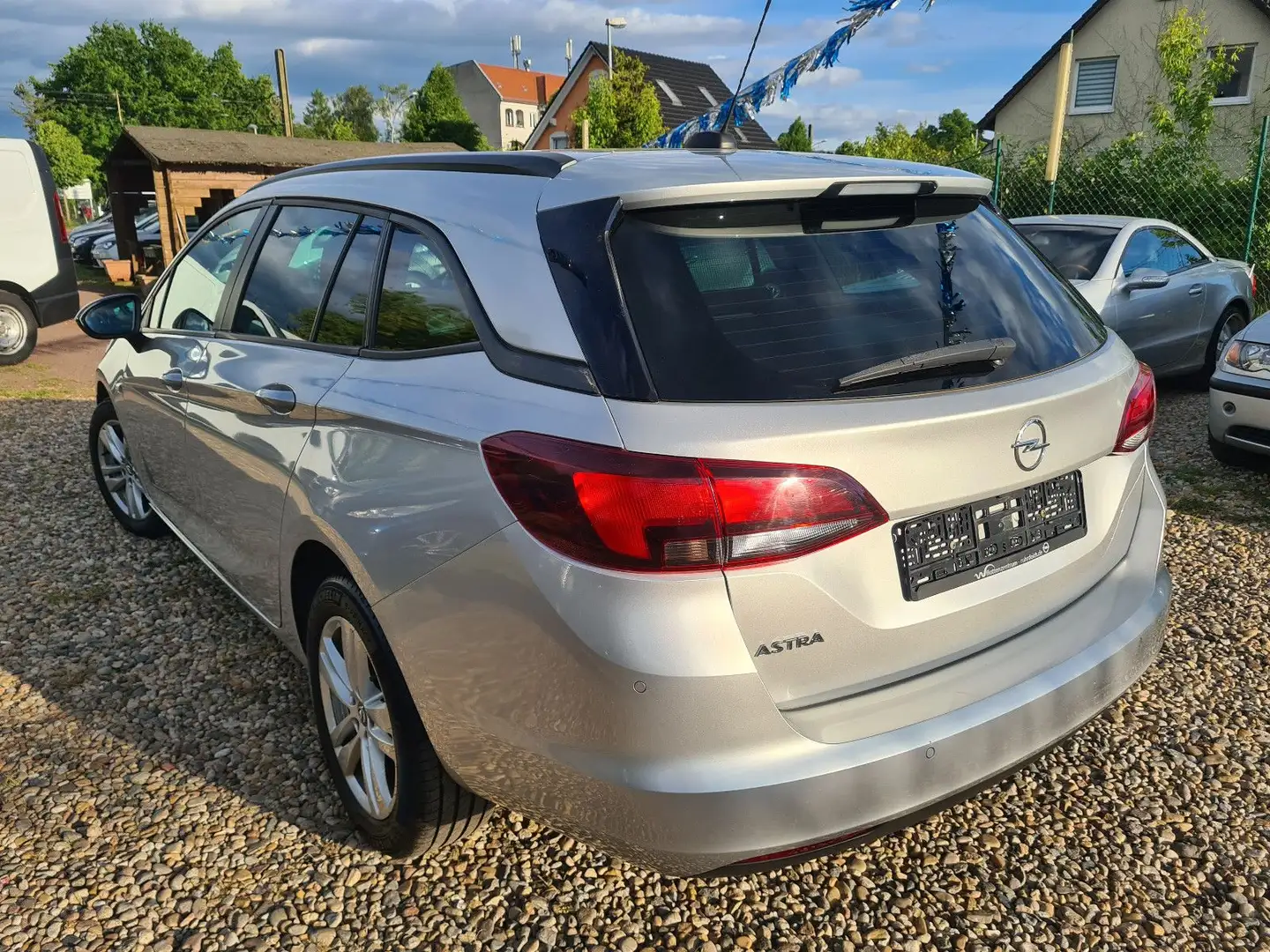 Opel Astra K Sports Tourer 90 kw Edition Automatik Plateado - 2
