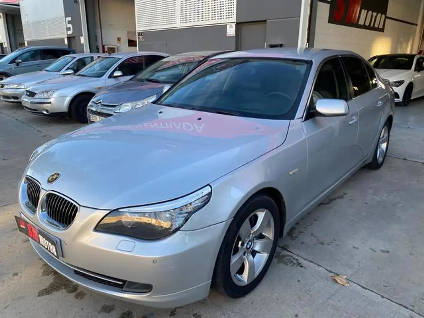 BMW 530 530xi Grijs - 1