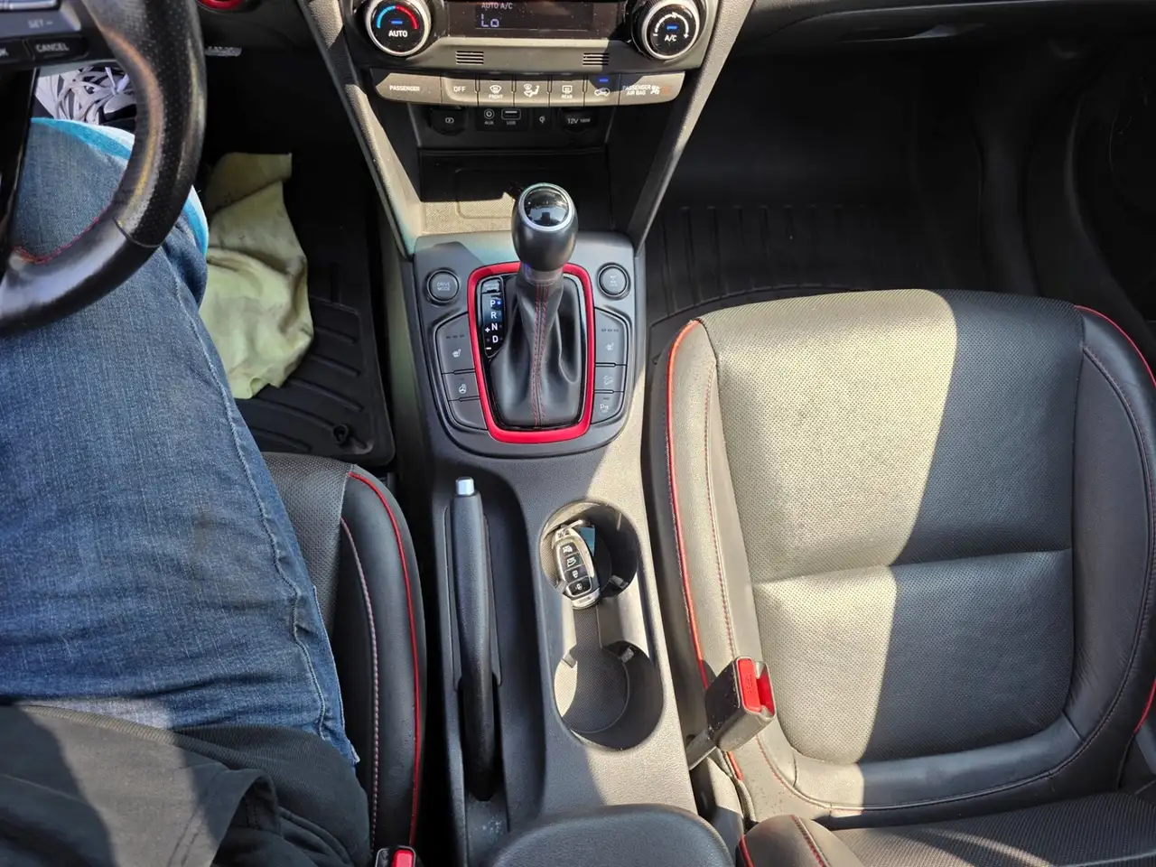 Hyundai KONA photo Hyundai KONA