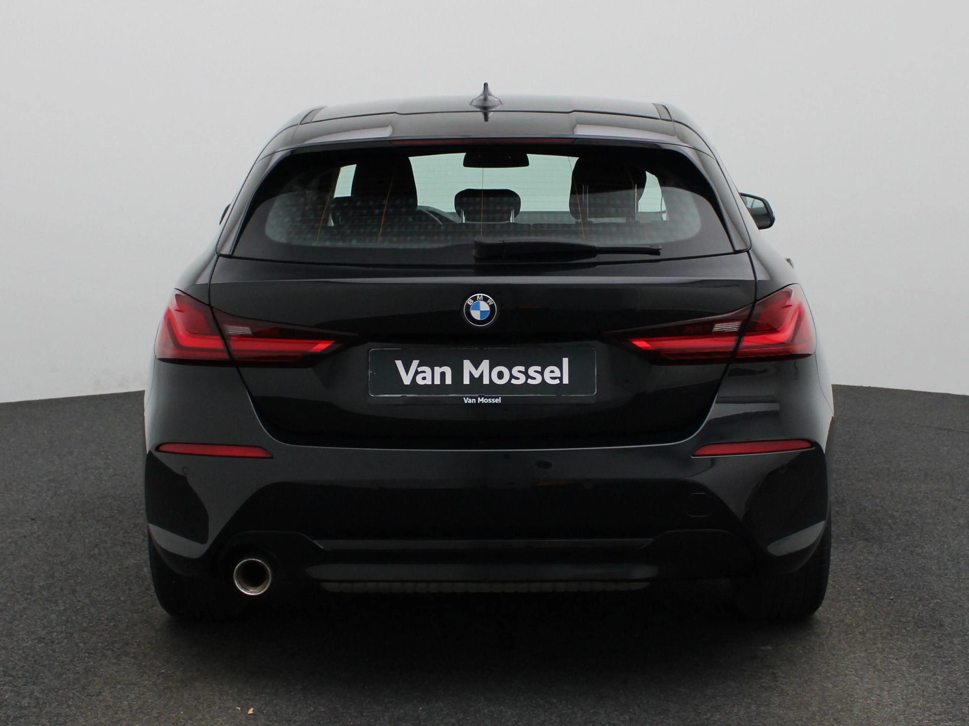 BMW 116 1 Reeks Hatch 116iA (80 kW) — photo 5