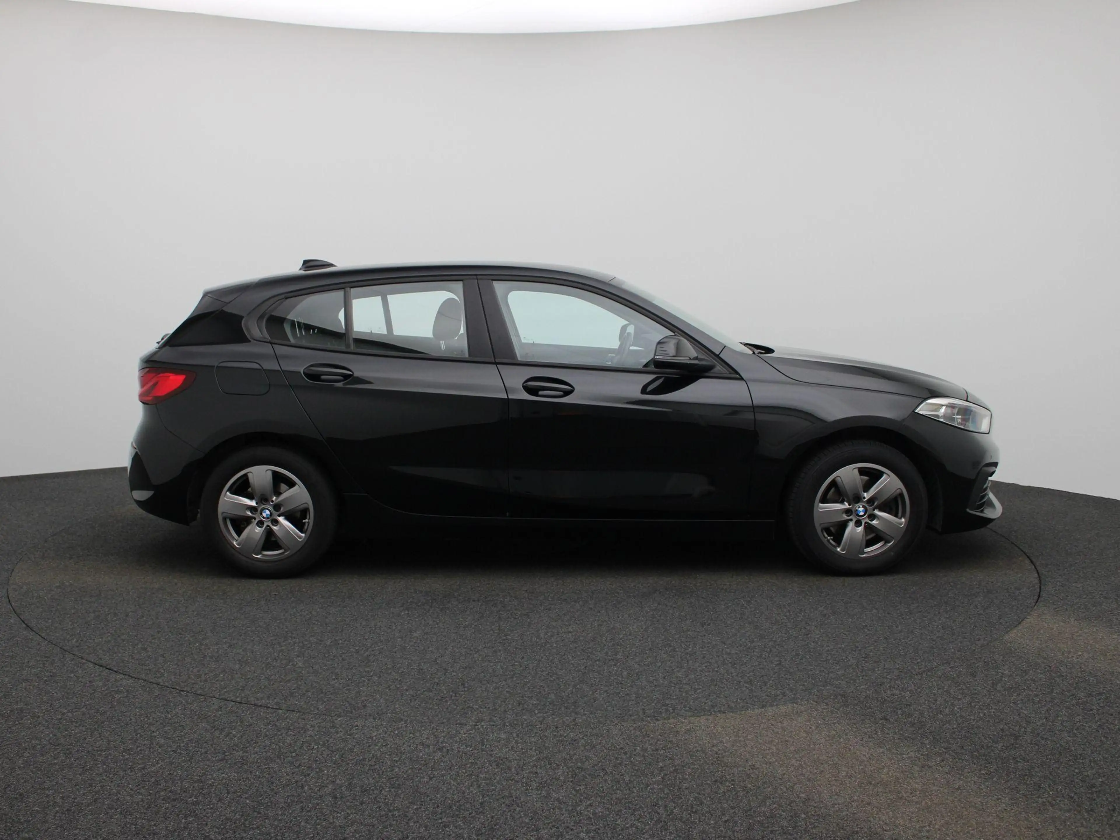 BMW 116 1 Reeks Hatch 116iA (80 kW) — photo 6