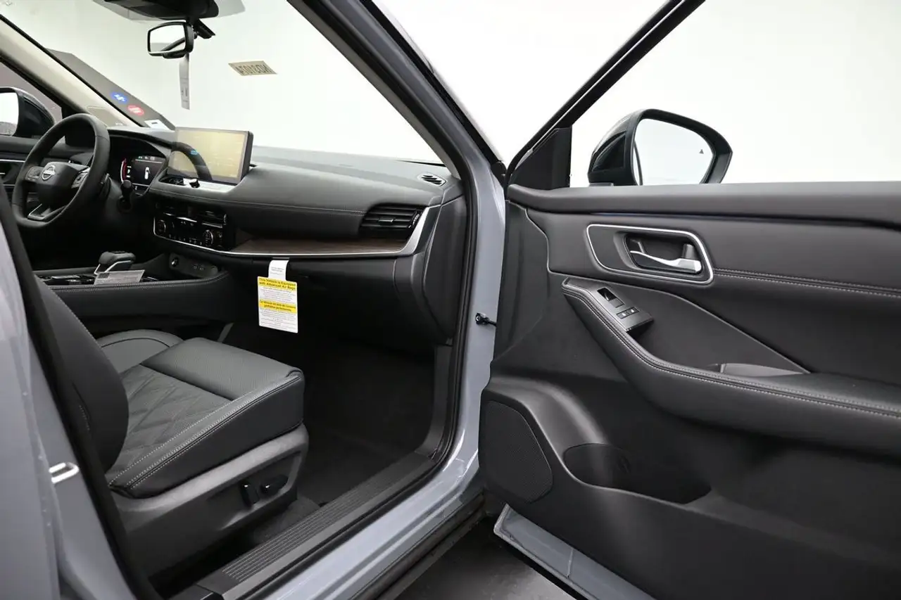 Nissan Rogue fotografie Nissan Rogue