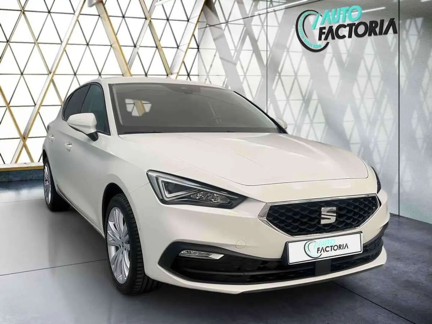 SEAT Leon -34% 1.5 eTSI 150cv BVA7 +MIRRORLINK+CAM+Options Beige - 2