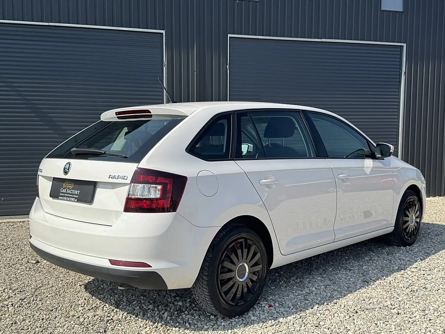 Skoda Rapid/Spaceback Rapid Weiß - 2