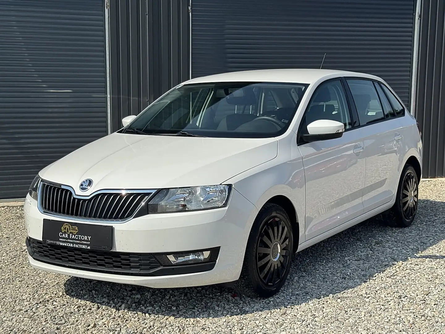 Skoda Rapid/Spaceback Rapid Weiß - 1