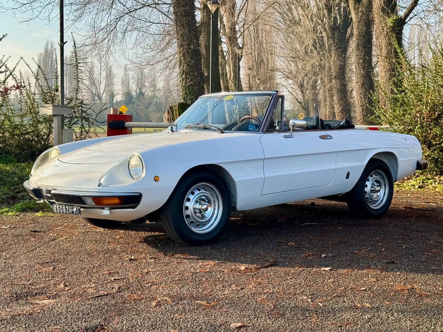 Alfa Romeo Spider Spider 2.0 Veloce 128cv Beyaz - 1