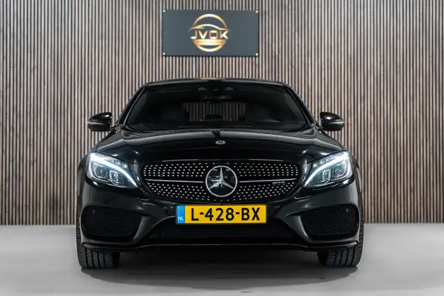 Mercedes-Benz C-Class view 4