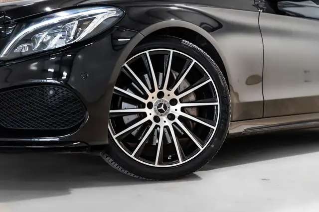 Mercedes-Benz C-Class view 3
