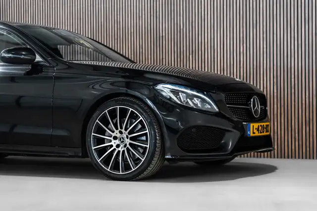 Mercedes-Benz C-Class view 9