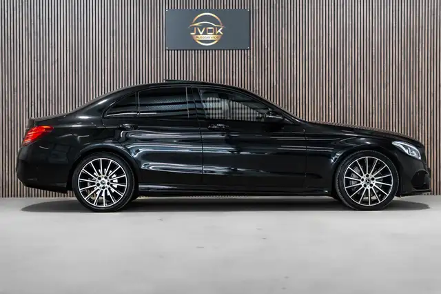Mercedes-Benz C-Class view 8