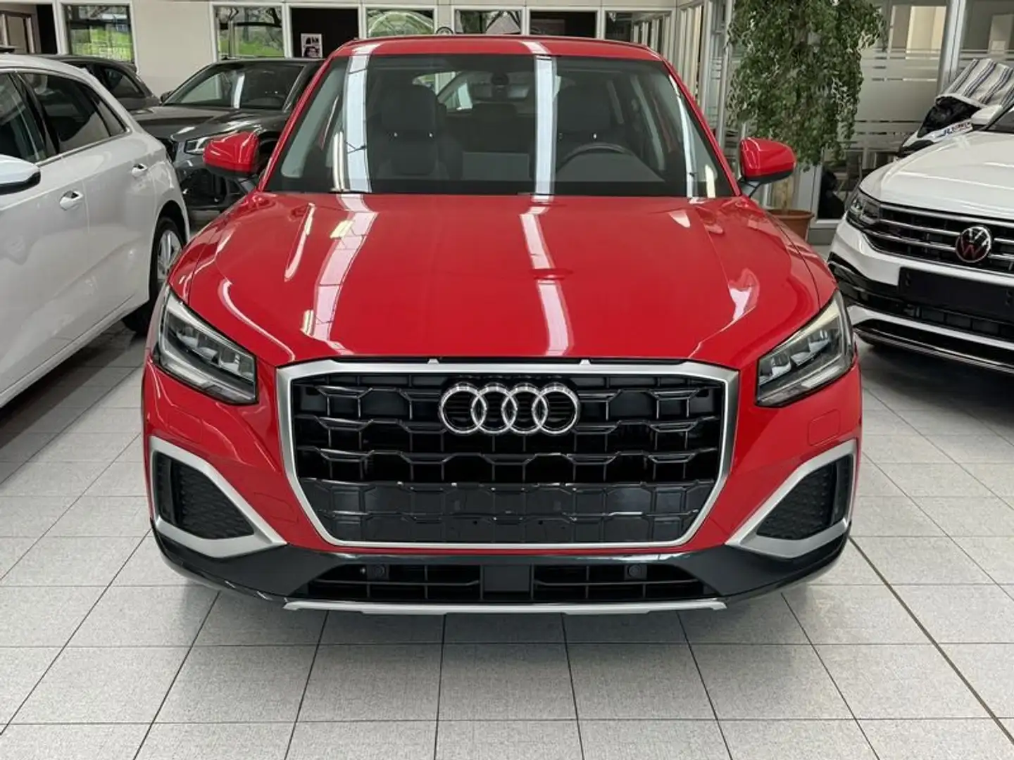 Audi Q2 35 TFSI S tronic Advanced Rouge - 2