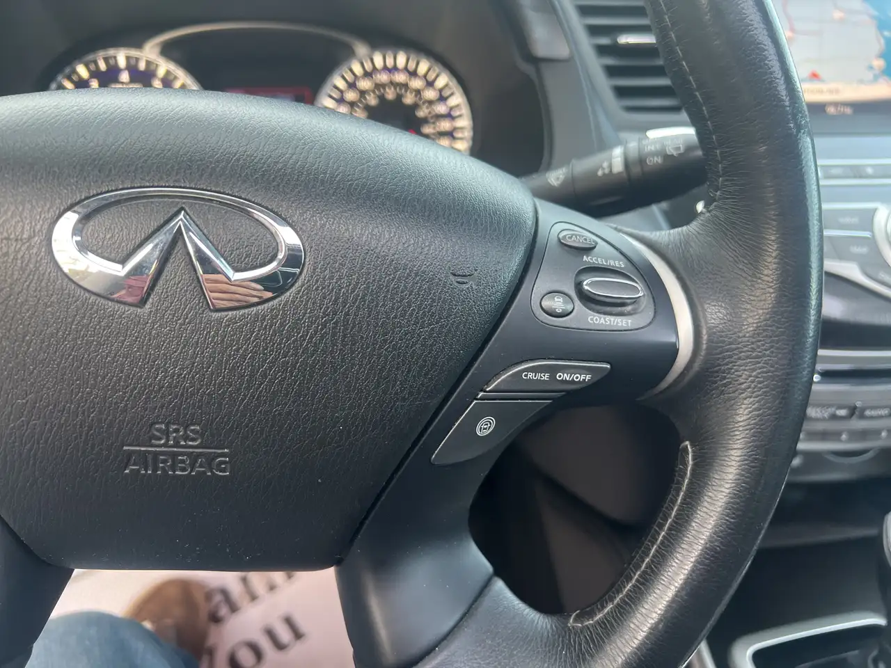 Infiniti QX60 снимка Infiniti QX60