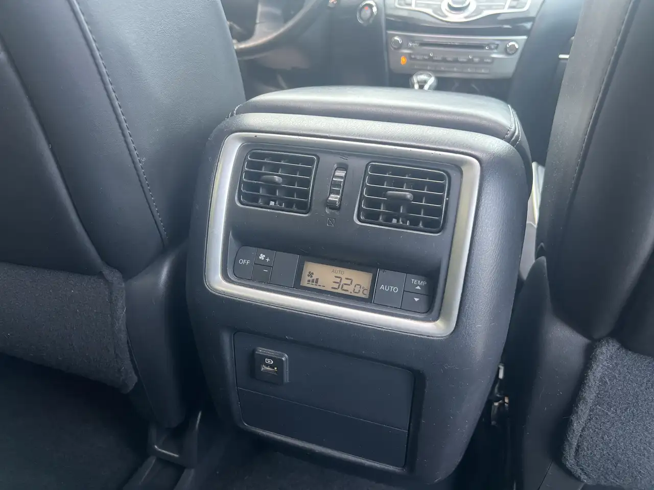 Infiniti QX60 снимка Infiniti QX60