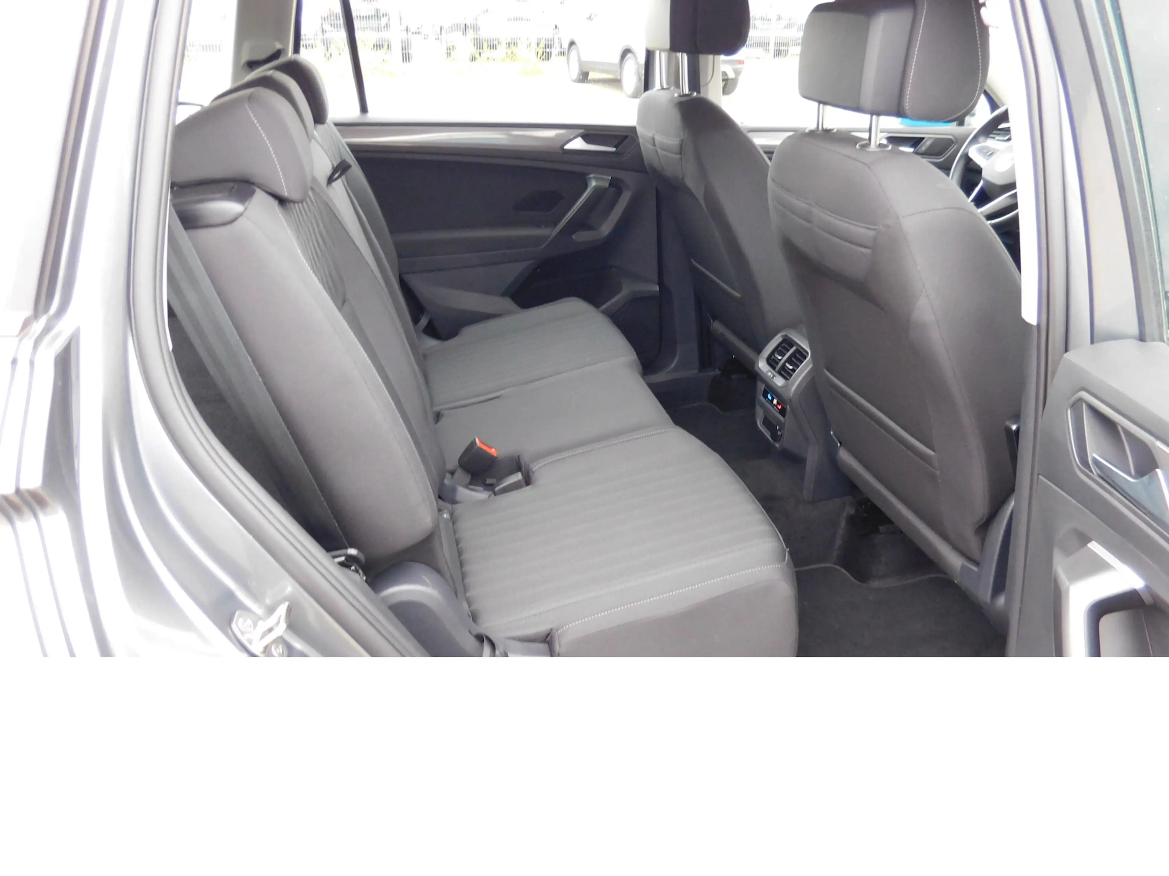 Volkswagen Tiguan Allspace 1.5 TSI Life 7 Sitze Navi DSG — photo 12