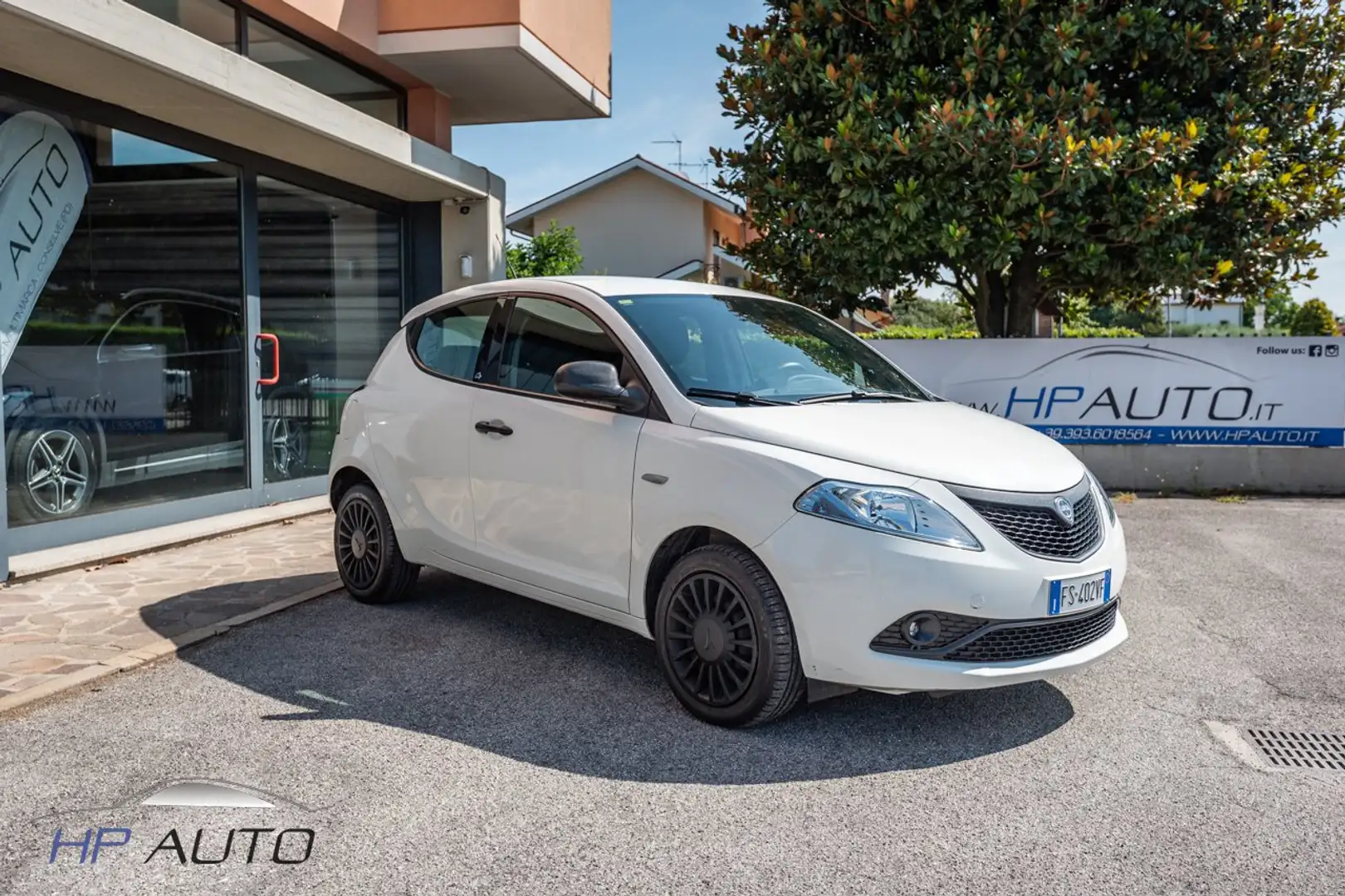 Lancia Ypsilon Ypsilon III 2015 1.2 Elefantino Blu NEOPATENTATI Bianco - 1